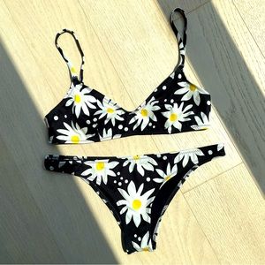 Solid & Striped | Rachel Big Daisy Bikini